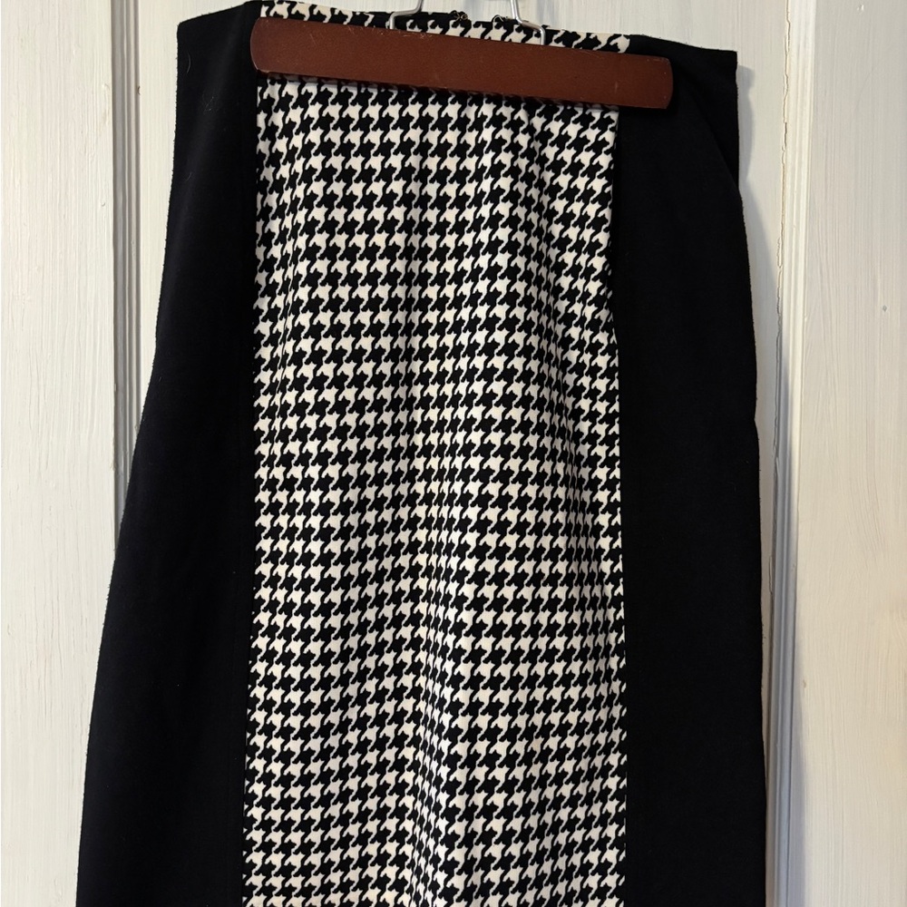 Michael Kors Black and White Houndstooth Pencil Skirt